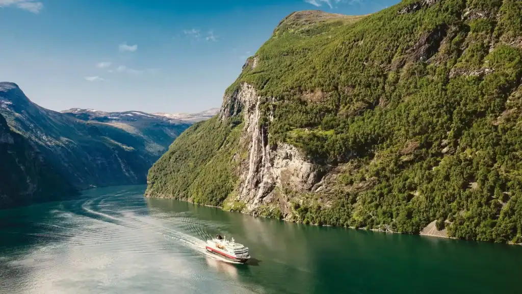 فیورد گرینگر (Geirangerfjord) در نروژ