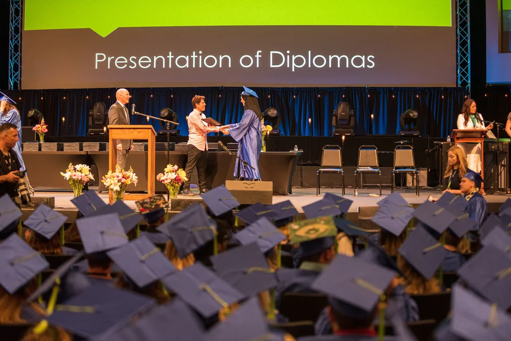 اخذ دیپلم امریکایی از مدرسه اسمارت